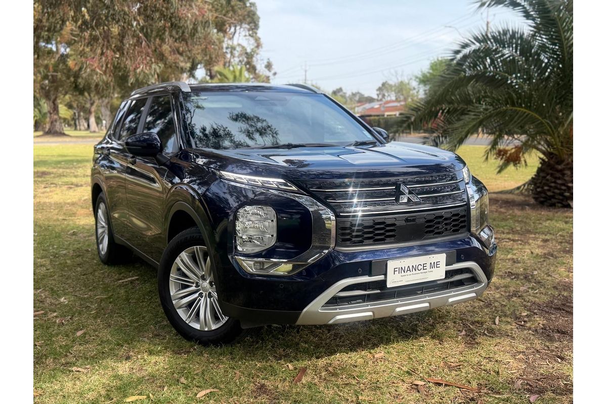 2024 Mitsubishi Outlander LS ZM