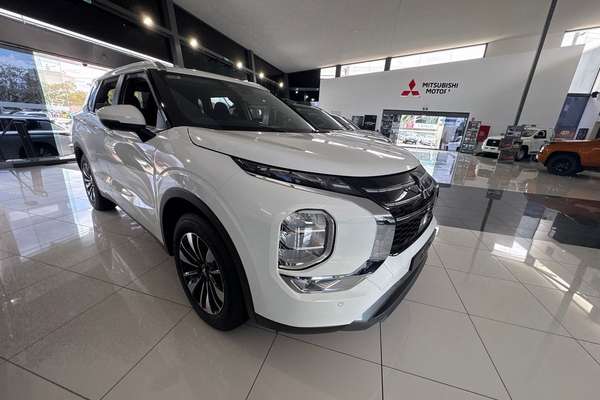 2026 Mitsubishi Outlander LS ZM