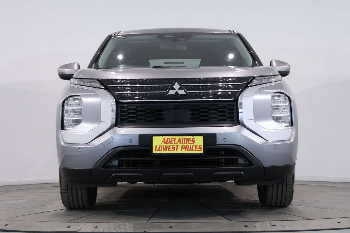 2023 Mitsubishi Outlander ES ZM
