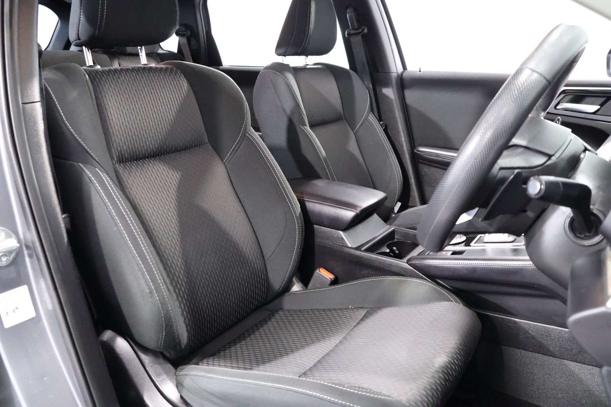 2023 Mitsubishi Outlander ES ZM