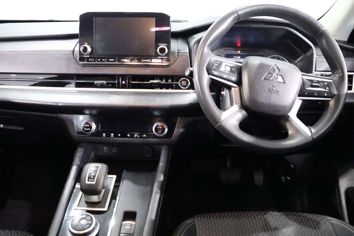 2023 Mitsubishi Outlander ES ZM