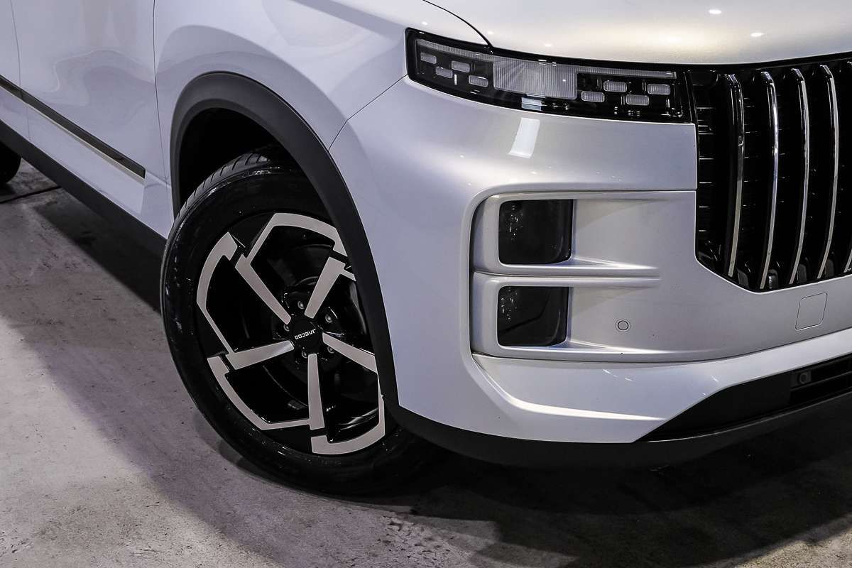 2026 OMODA JAECOO J7 Track