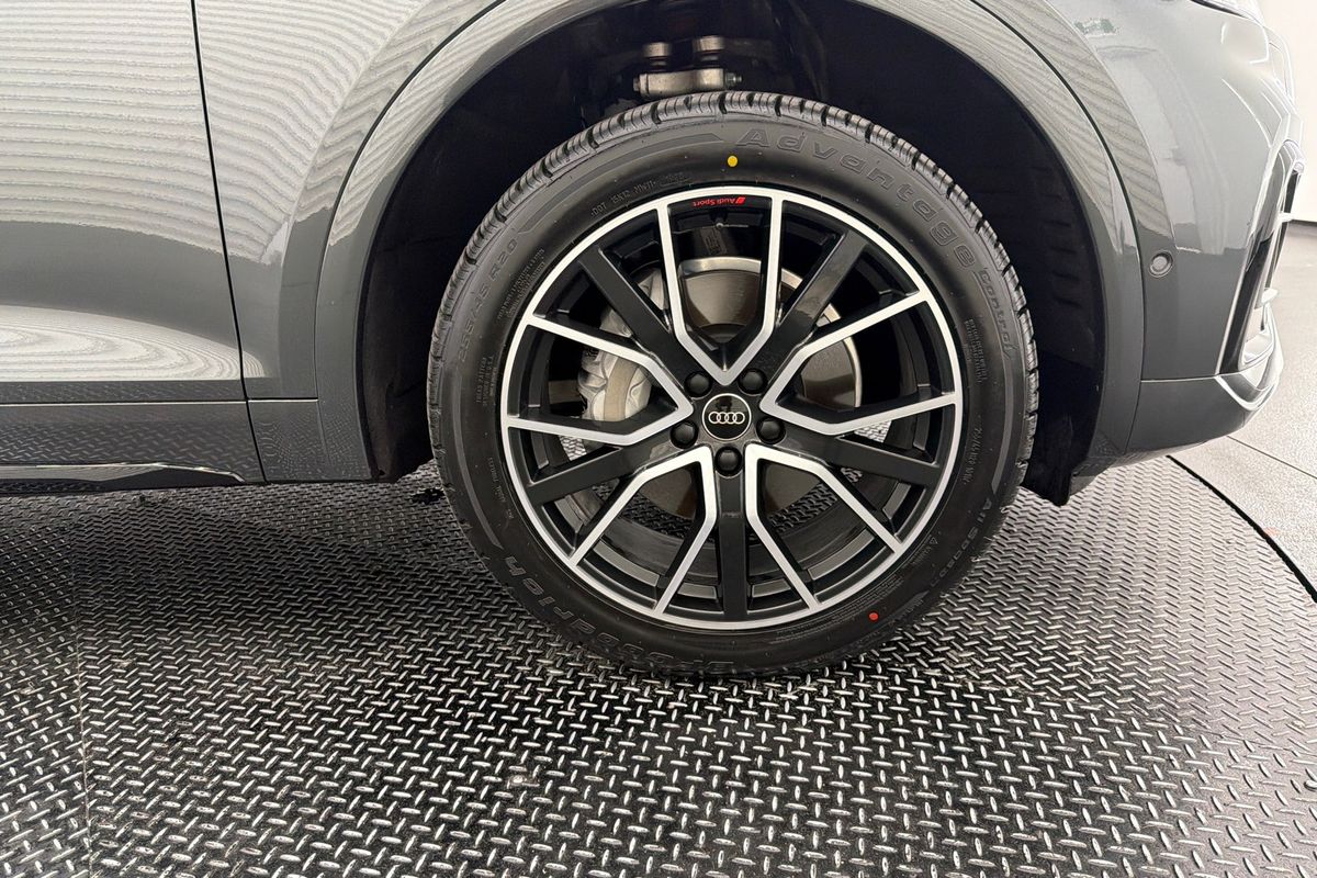 2022 Audi Q5 45 TFSI S line FY