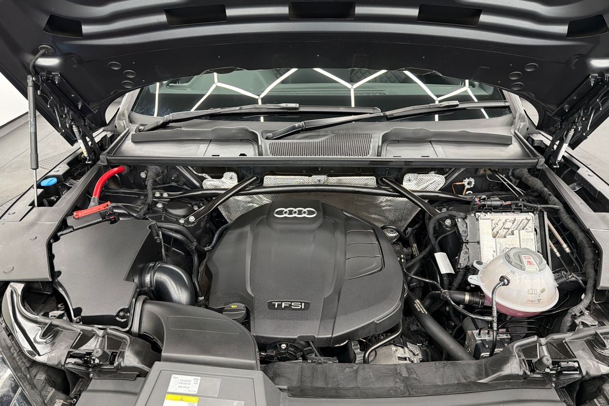 2022 Audi Q5 45 TFSI S line FY