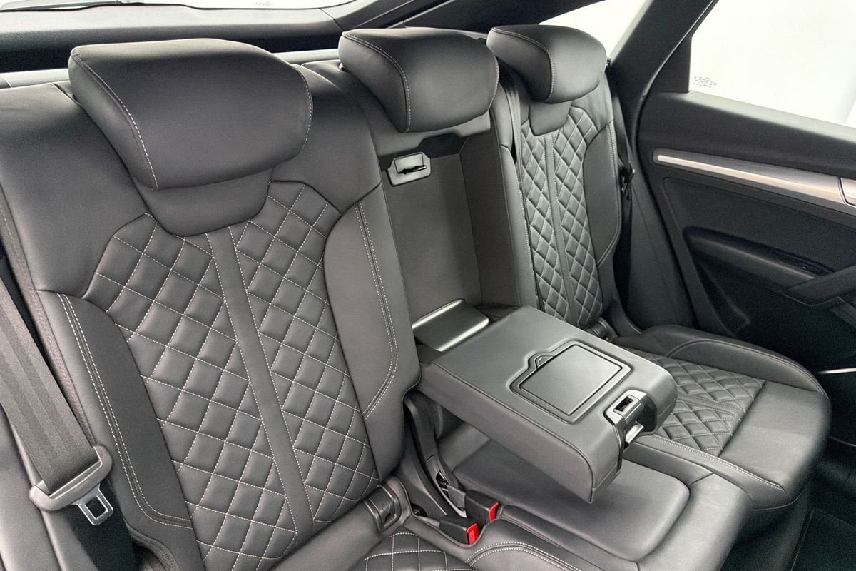 2022 Audi Q5 45 TFSI S line FY