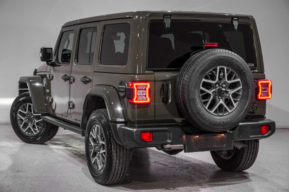 2024 Jeep Wrangler Unlimited Overland JL