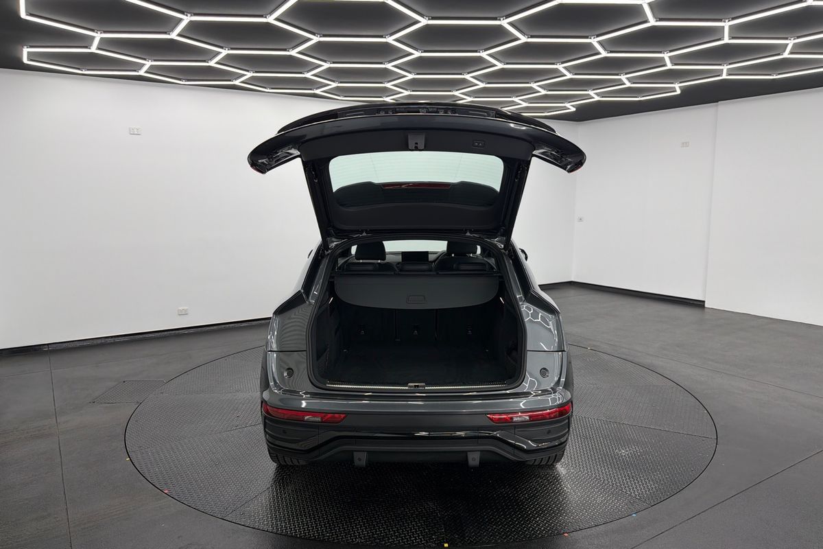 2022 Audi Q5 45 TFSI S line FY