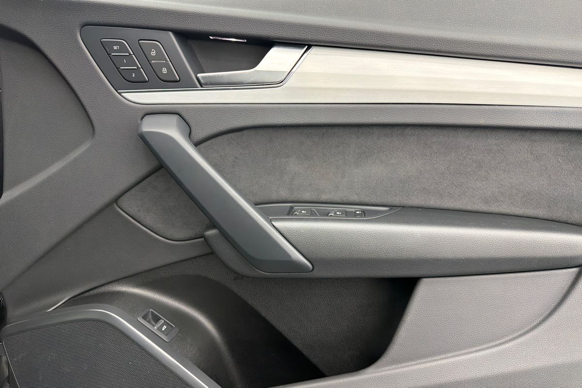 2022 Audi Q5 45 TFSI S line FY