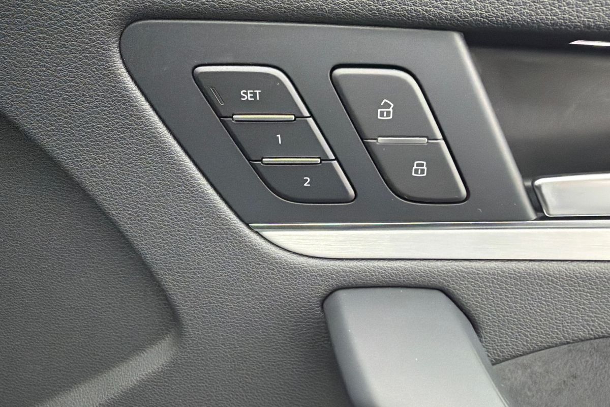 2022 Audi Q5 45 TFSI S line FY