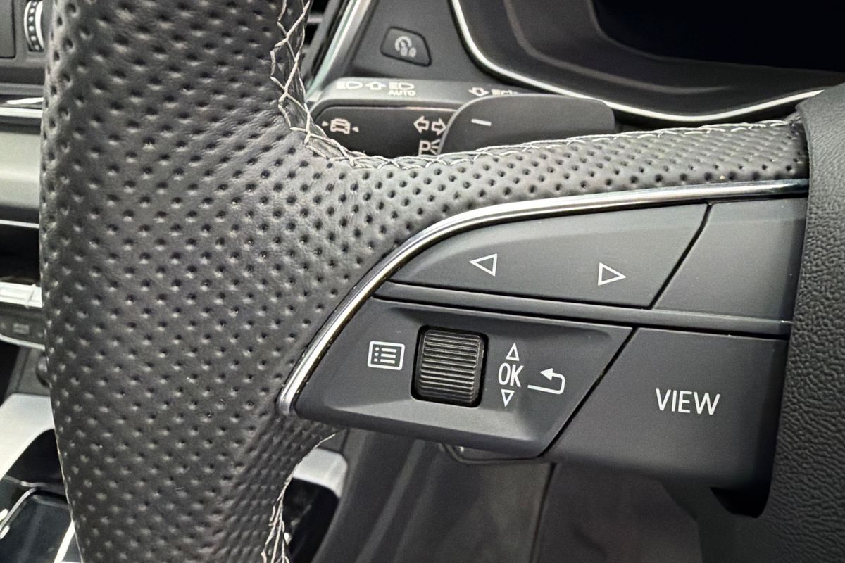 2022 Audi Q5 45 TFSI S line FY