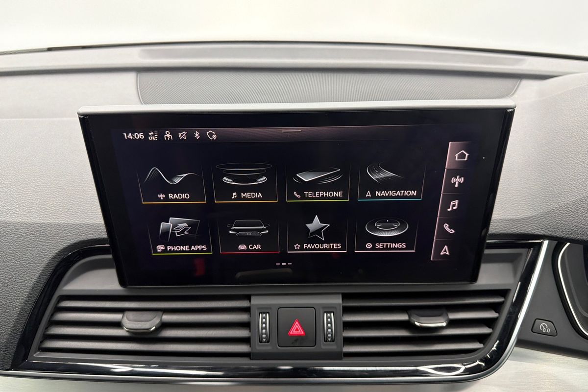 2022 Audi Q5 45 TFSI S line FY