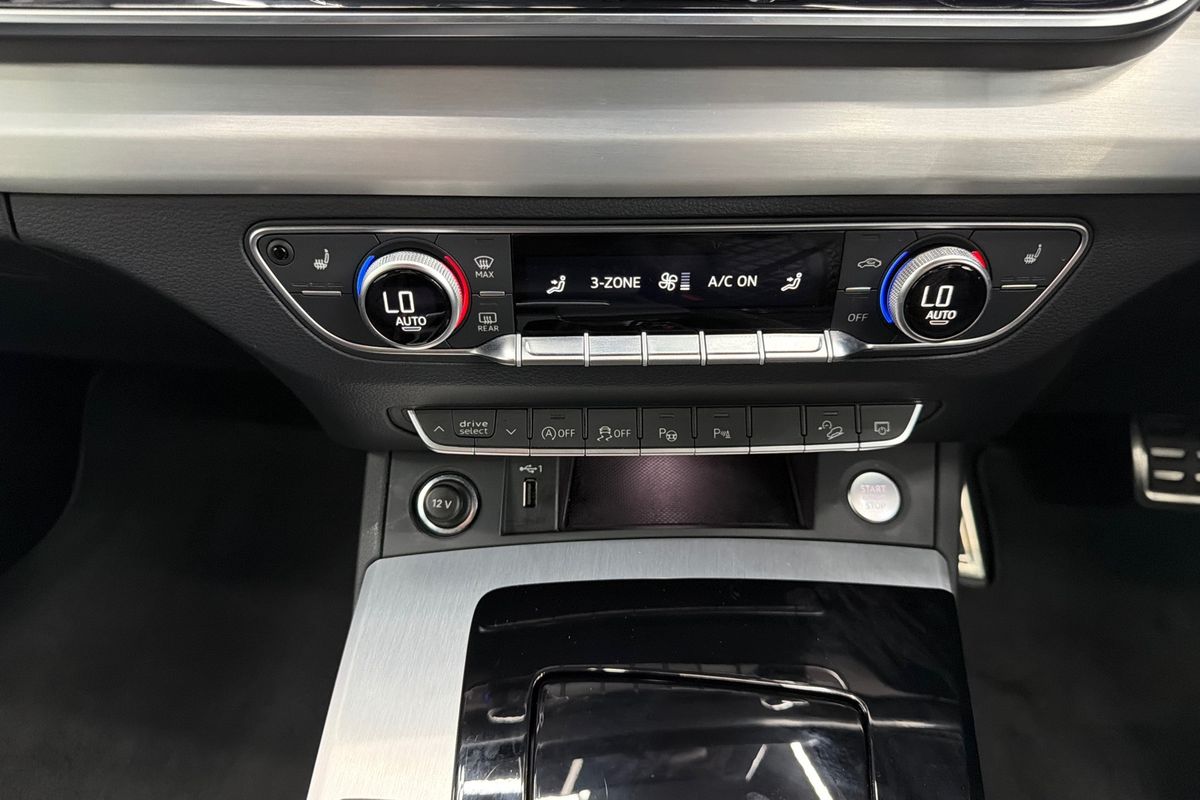 2022 Audi Q5 45 TFSI S line FY