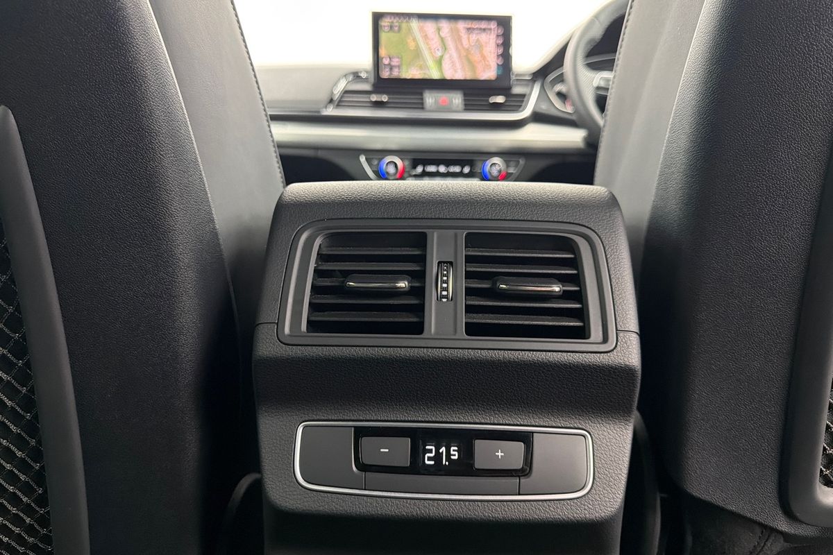 2022 Audi Q5 45 TFSI S line FY
