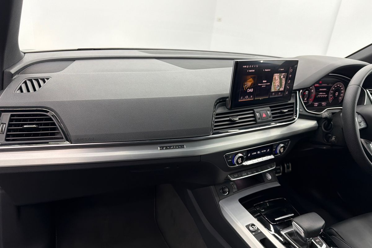 2022 Audi Q5 45 TFSI S line FY