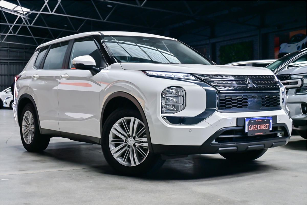 2024 Mitsubishi Outlander ES ZM