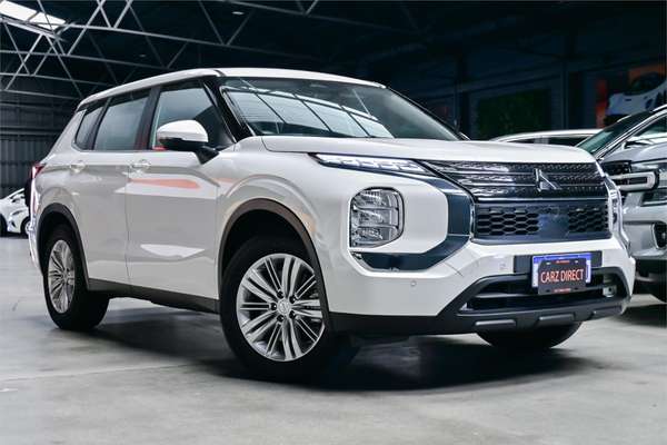 2024 Mitsubishi Outlander ES ZM