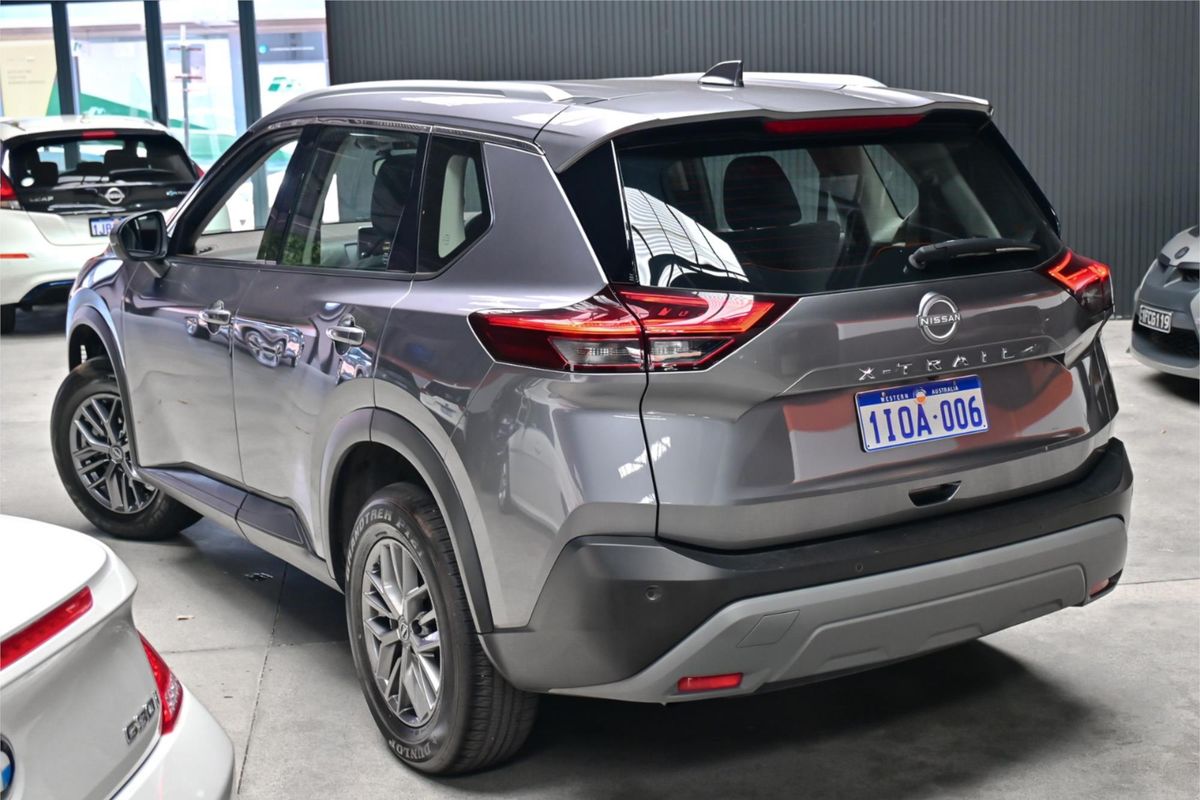 2025 Nissan X-TRAIL ST T33