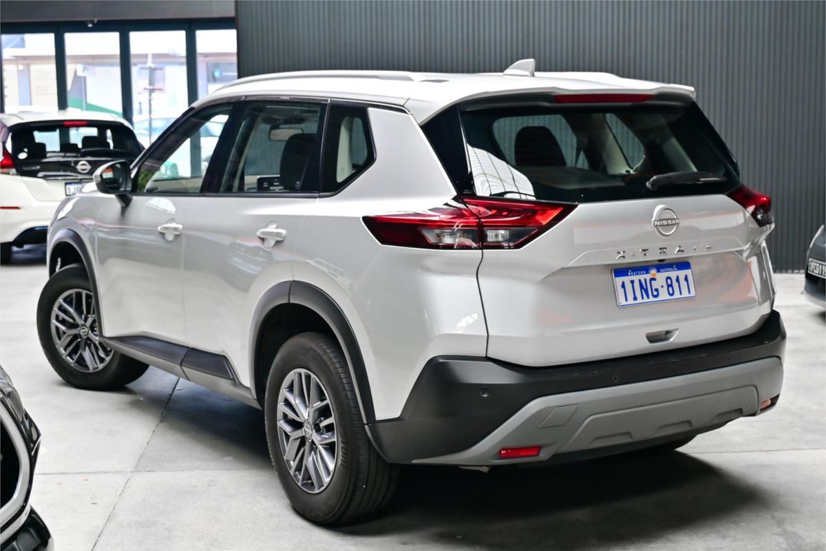 2025 Nissan X-TRAIL ST T33