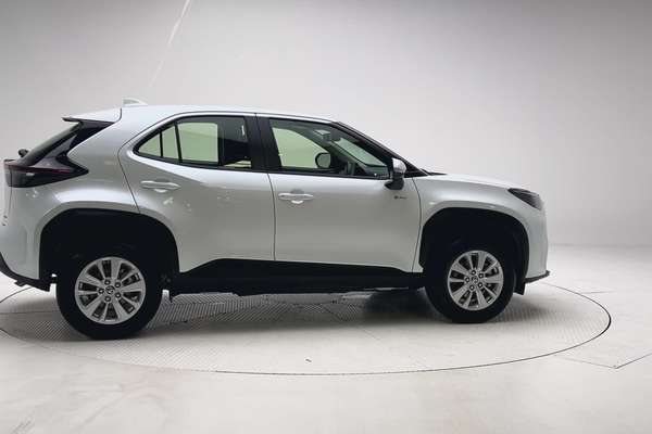 2025 Toyota Yaris Cross GX MXPJ10R thumb-2