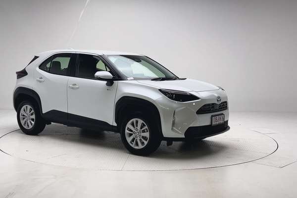 2025 Toyota Yaris Cross GX MXPJ10R thumb-3