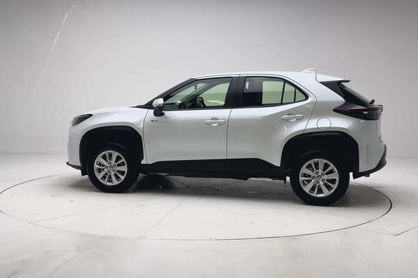 2025 Toyota Yaris Cross GX MXPJ10R thumb-7