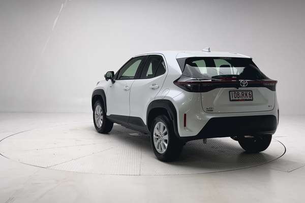 2025 Toyota Yaris Cross GX MXPJ10R thumb-8