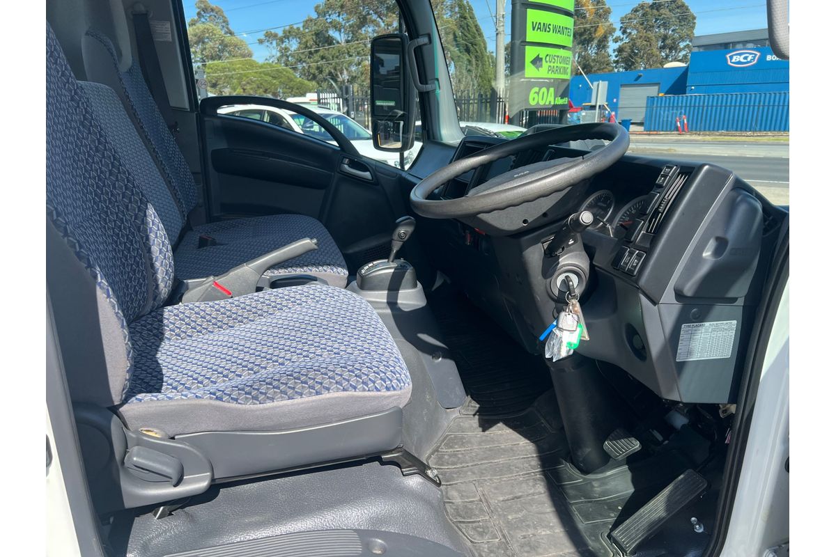 2022 Isuzu N Series NNR 45-150 MWB image 3