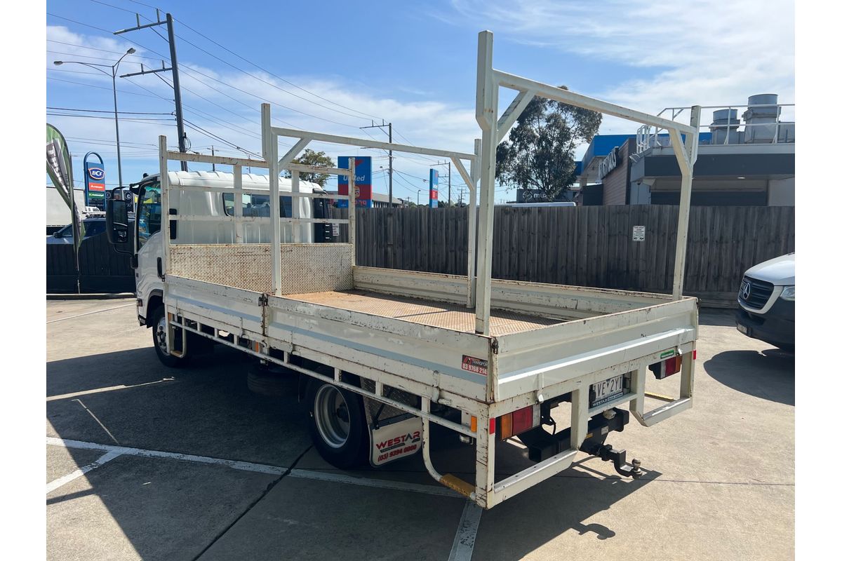 2022 Isuzu N Series NNR 45-150 MWB image 4