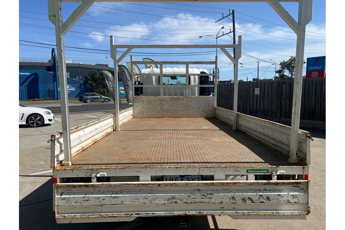 2022 Isuzu N Series NNR 45-150 MWB image 17