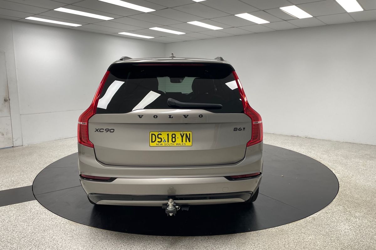 2022 Volvo XC90