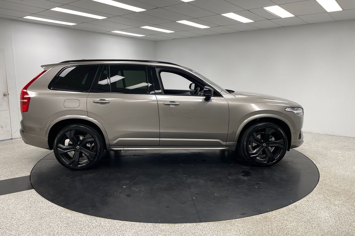 2022 Volvo XC90