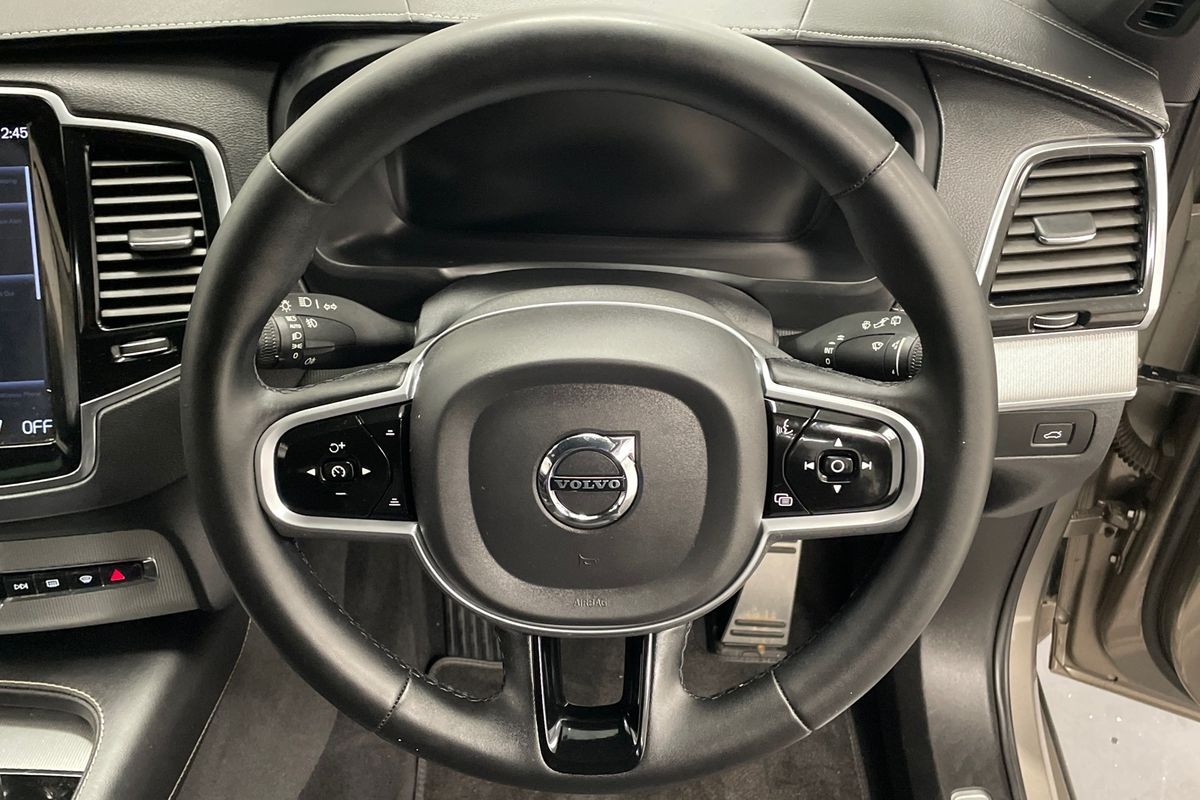 2022 Volvo XC90