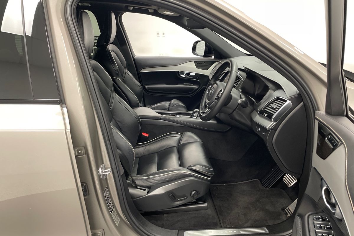 2022 Volvo XC90