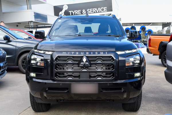 2026 Mitsubishi Triton GSR MV 4X4 thumb-2