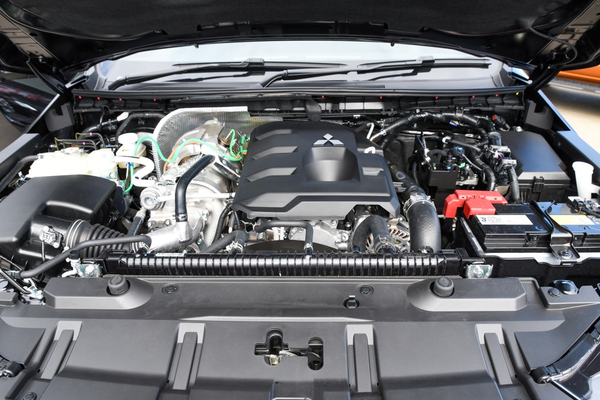 2026 Mitsubishi Triton GSR MV 4X4 thumb-7