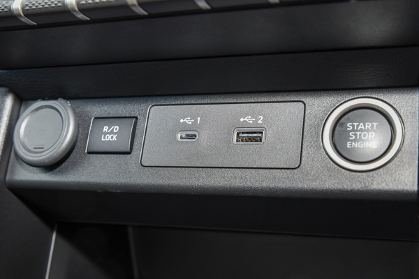 2026 Mitsubishi Triton GSR MV 4X4 thumb-12