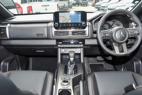 2026 Mitsubishi Triton GSR MV 4X4 thumb-16