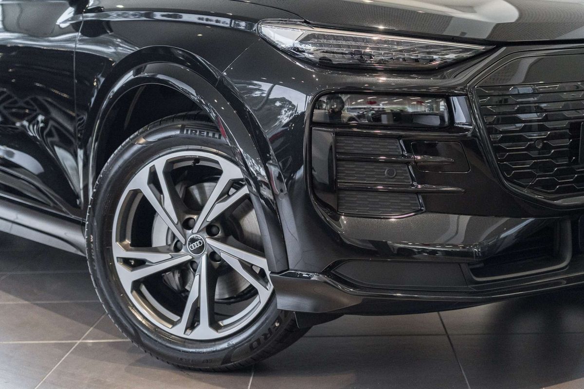 2026 Audi Q6 e-tron Sport GF