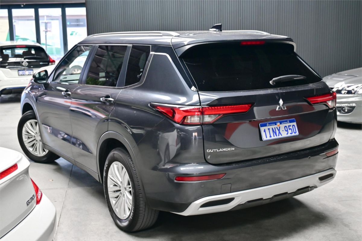 2025 Mitsubishi Outlander LS ZM