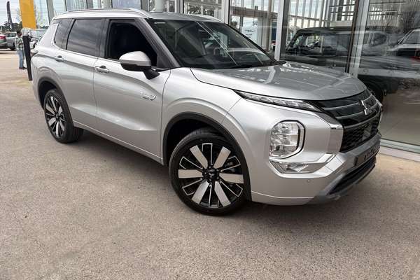 2025 Mitsubishi Outlander PHEV Exceed ZM
