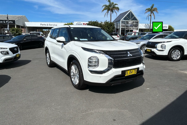 2024 Mitsubishi Outlander ES ZM