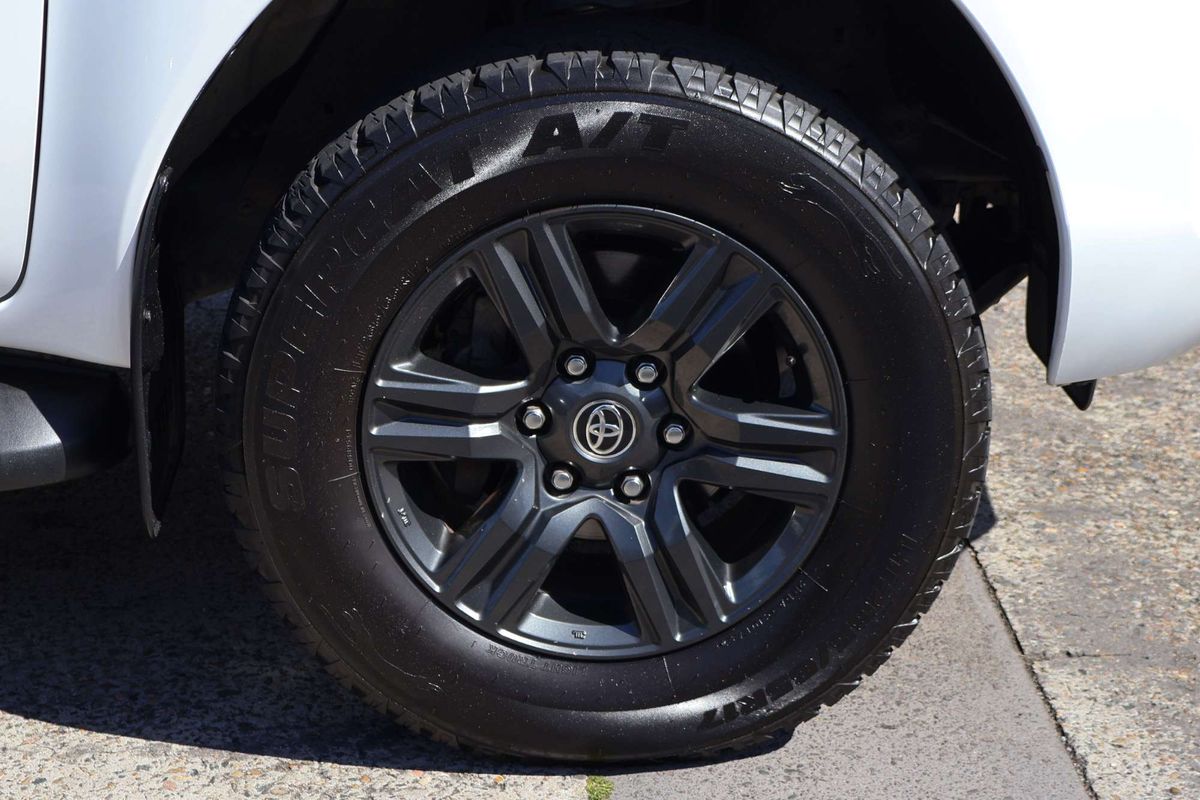 2022 Toyota Hilux SR GUN126R 4X4 image 16