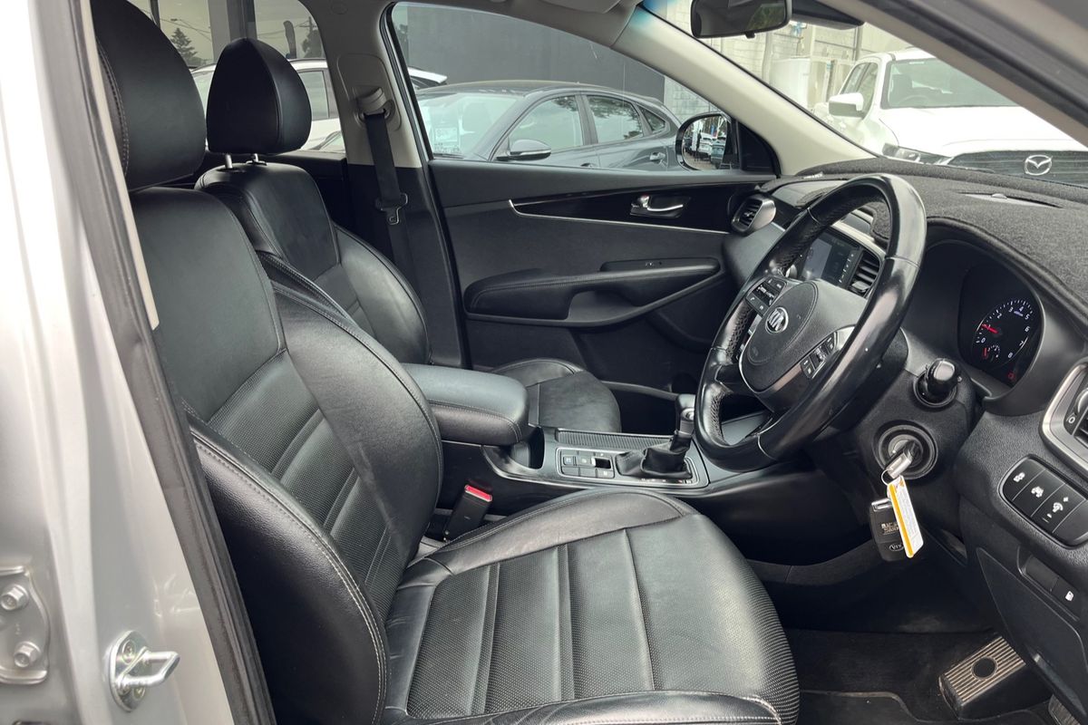 2019 Kia Sorento Black Edition UM