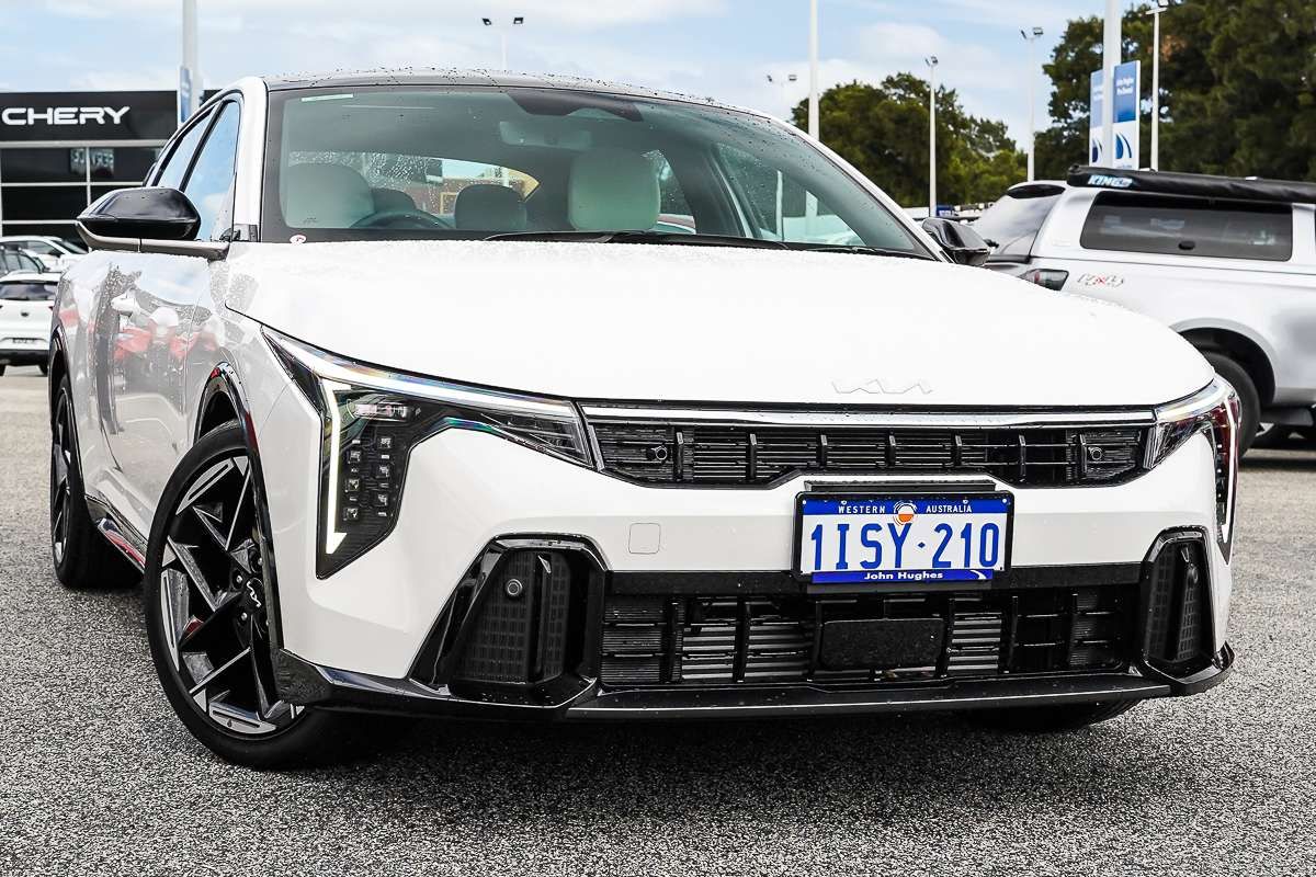 2025 Kia K4 GT-Line CL4m