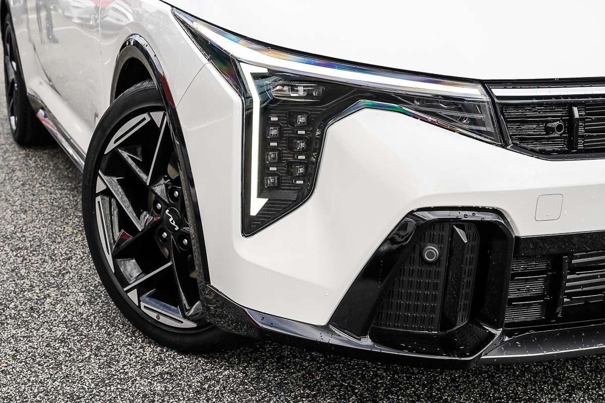 2025 Kia K4 GT-Line CL4m