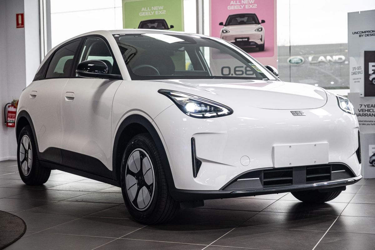 2026 Geely EX2 Complete E22H