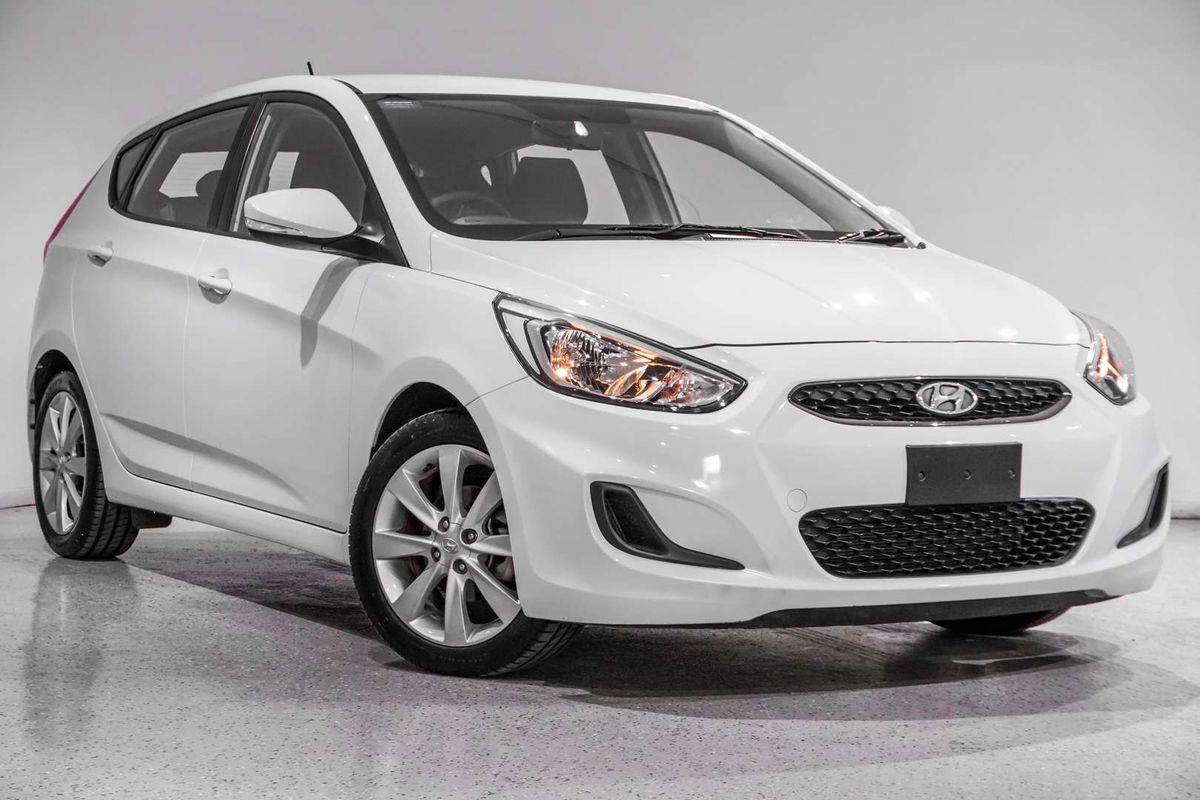 2019 Hyundai Accent Sport RB6
