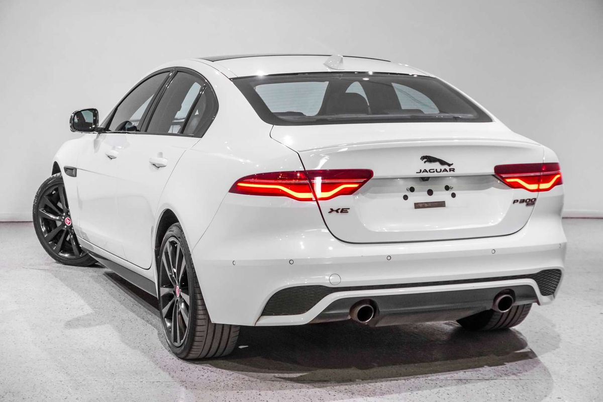 2021 Jaguar XE P300 R-Dynamic Black X760