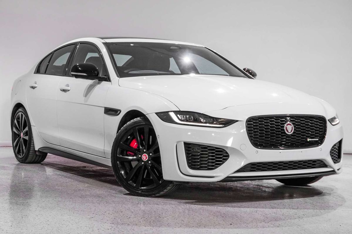 2021 Jaguar XE P300 R-Dynamic Black X760