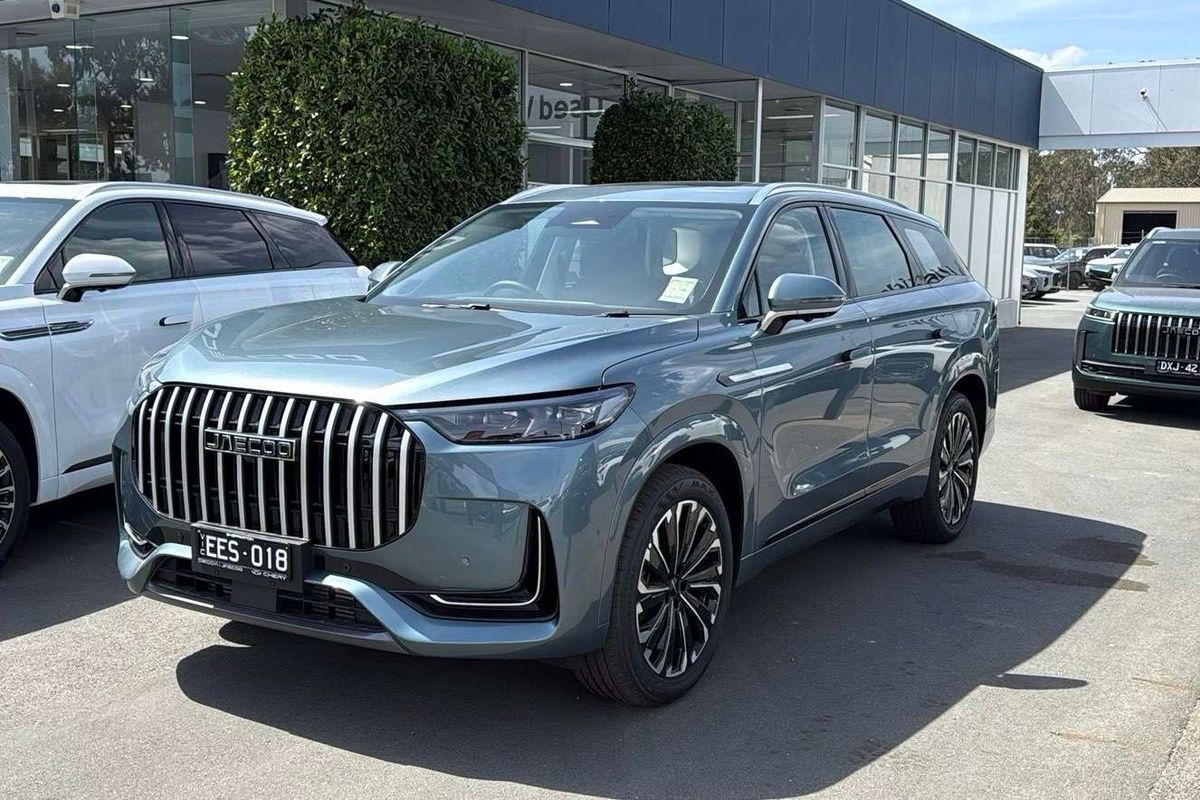 2025 OMODA JAECOO J8 Track